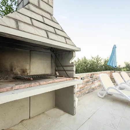 Zoe, Beautiful View,private Pool, Secured Parking Kastel Novi