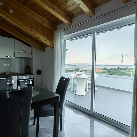 Zoe, Beautiful View,private Pool, Secured Parking Villa *