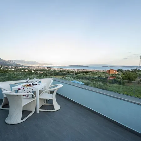 Zoe, Beautiful View,private Pool, Secured Parking