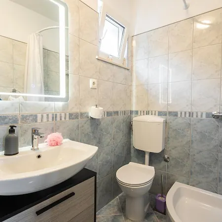 Zoe, Beautiful View,private Pool, Secured Parking Kastel Novi