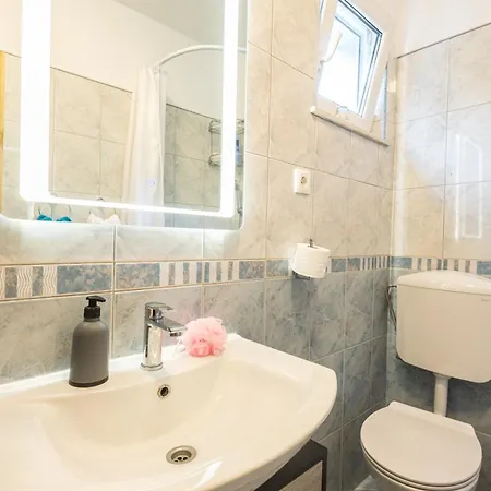 Zoe, Beautiful View,private Pool, Secured Parking * Kaštel Novi