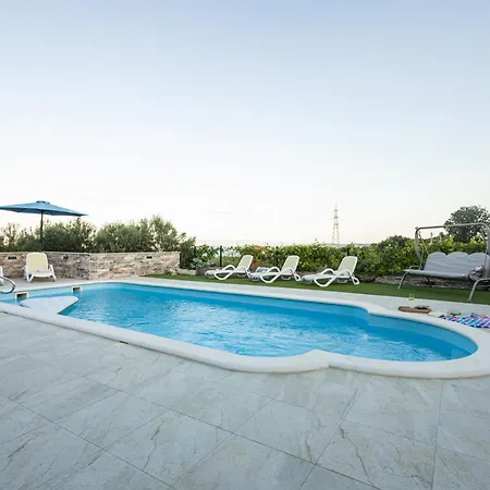 Villa Zoe, Beautiful View,private Pool, Secured Parking *