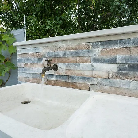 Villa Zoe, Beautiful View,private Pool, Secured Parking