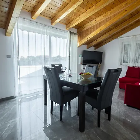 Villa Zoe, Beautiful View,private Pool, Secured Parking Kastel Novi