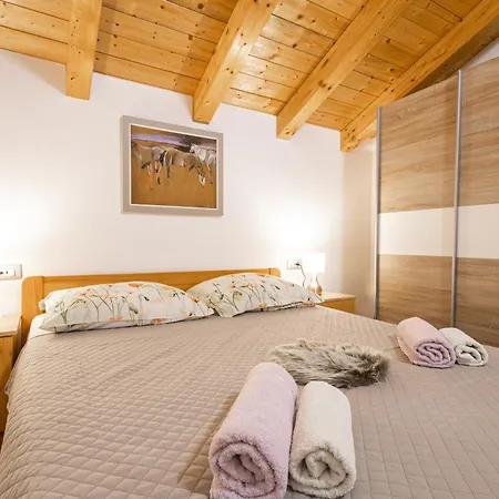 Zoe, Beautiful View,private Pool, Secured Parking * Kastel Novi