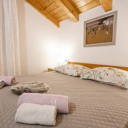 Villa Zoe, Beautiful View,private Pool, Secured Parking Kastel Novi