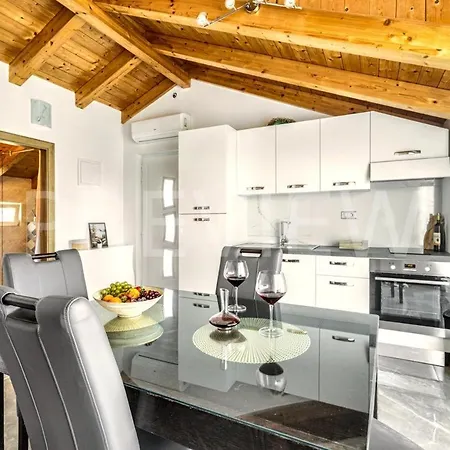 Βίλα Zoe, Beautiful View,private Pool, Secured Parking