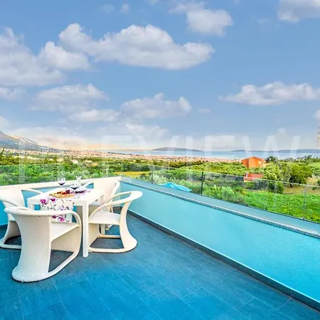 Zoe, Beautiful View,private Pool, Secured Parking *